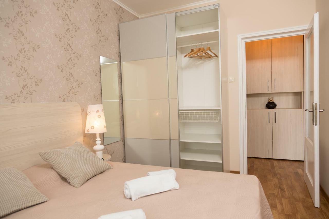 Central Luxury Flat With Terrace - Adela Accommodation - Ideal For Long Stays Bukurešť Exteriér fotografie