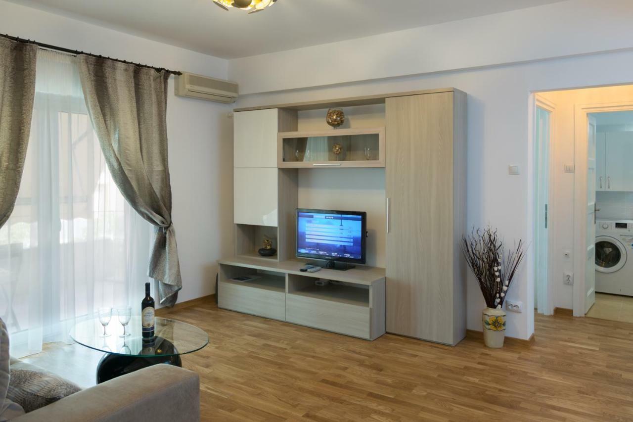 Central Luxury Flat With Terrace - Adela Accommodation - Ideal For Long Stays Bukurešť Exteriér fotografie