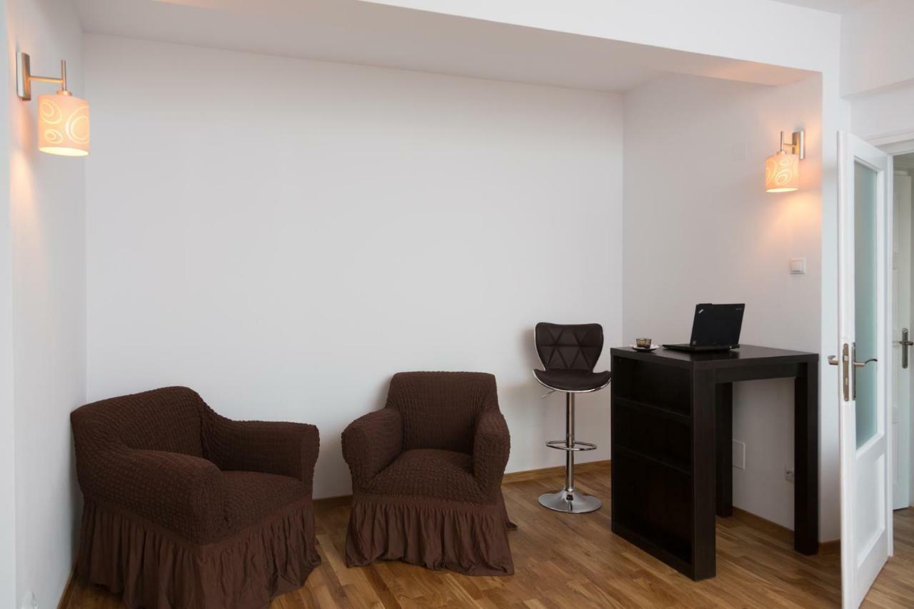Central Luxury Flat With Terrace - Adela Accommodation - Ideal For Long Stays Bukurešť Exteriér fotografie